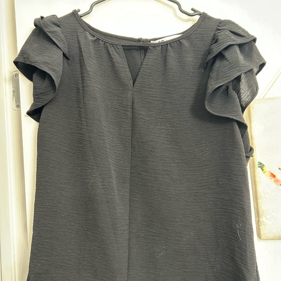Black short ruffle sleeve blouse - Picture 1 of 3